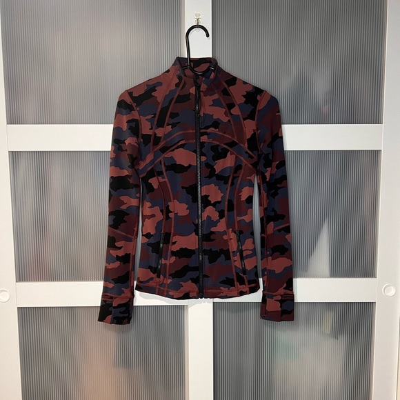 Lululemon women’s define jacket size 4 - Picture 3 of 13